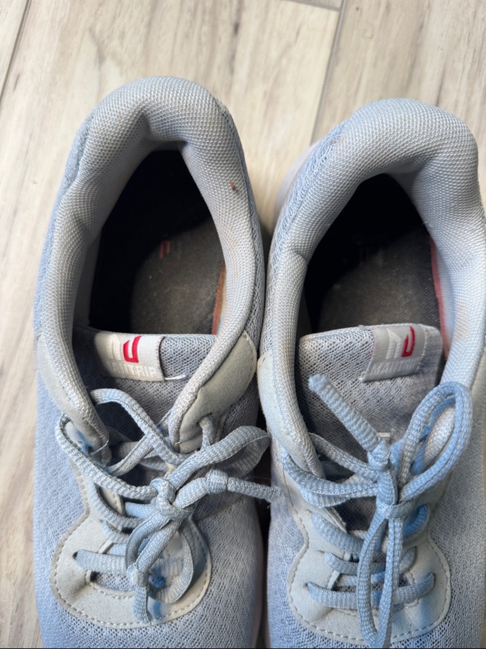 Gender neutral Gray sneakers - Picture 7 of 8